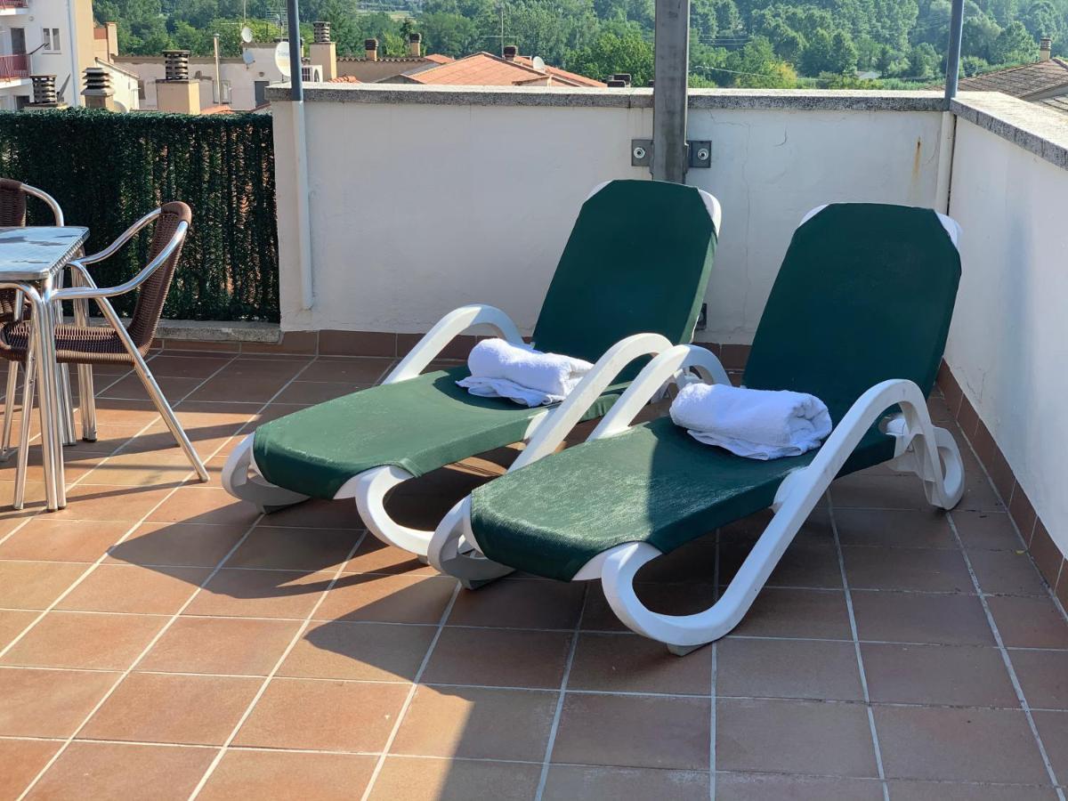 Anglés Hostal Tarres מראה חיצוני תמונה