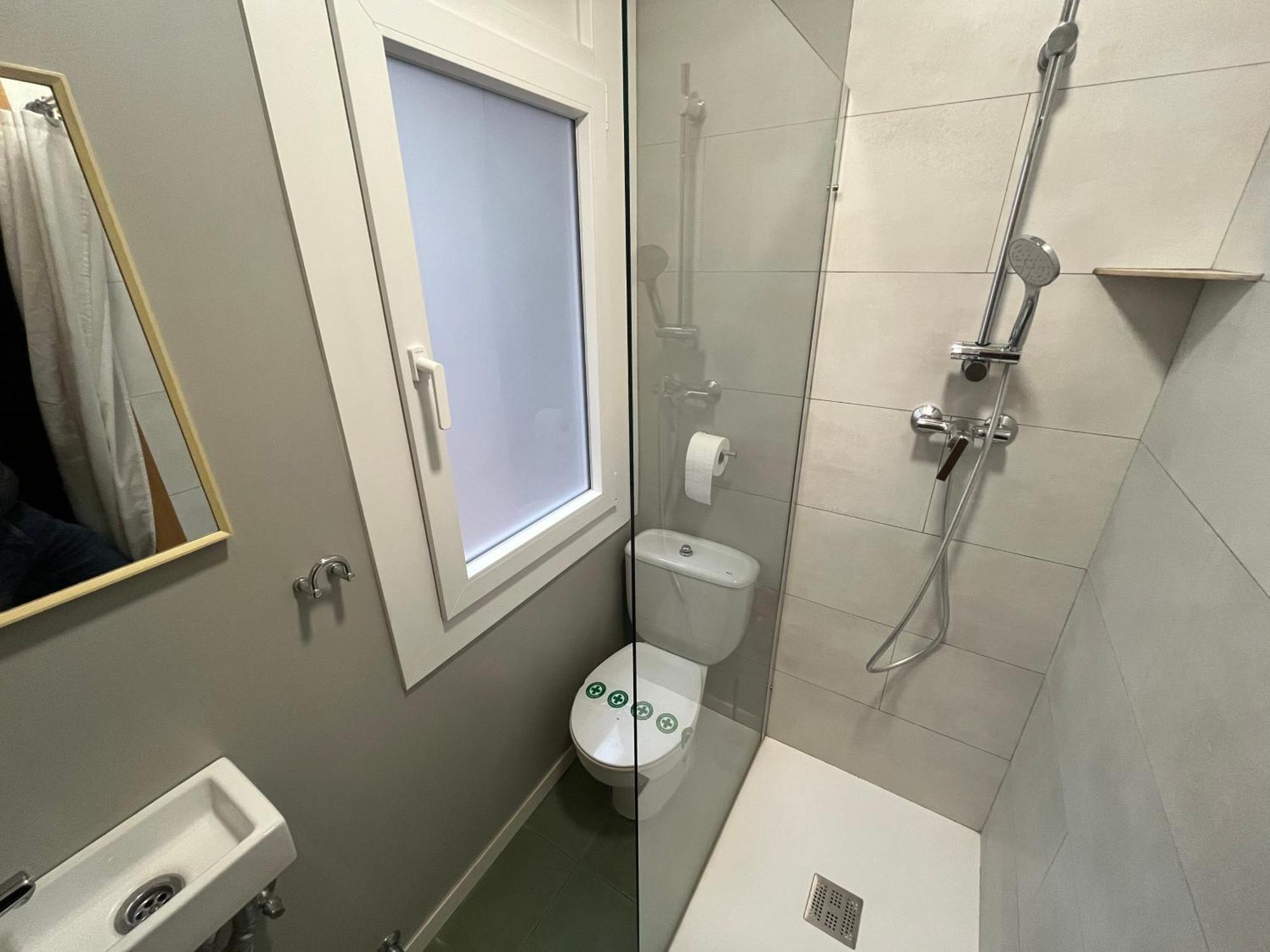 Anglés Hostal Tarres מראה חיצוני תמונה
