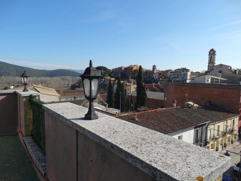 Anglés Hostal Tarres מראה חיצוני תמונה